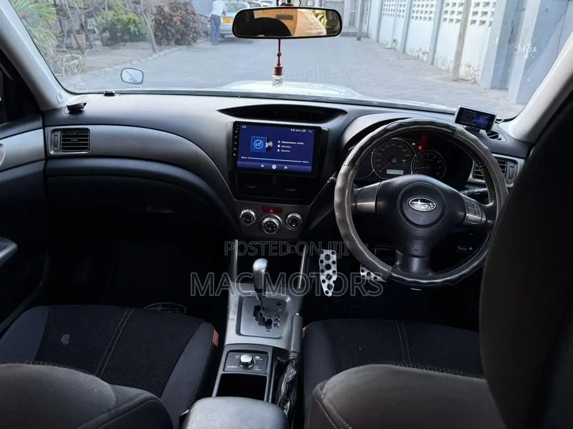 Subaru Forester 2010 Pearl