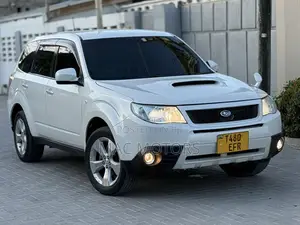 Subaru Forester 2010 Pearl