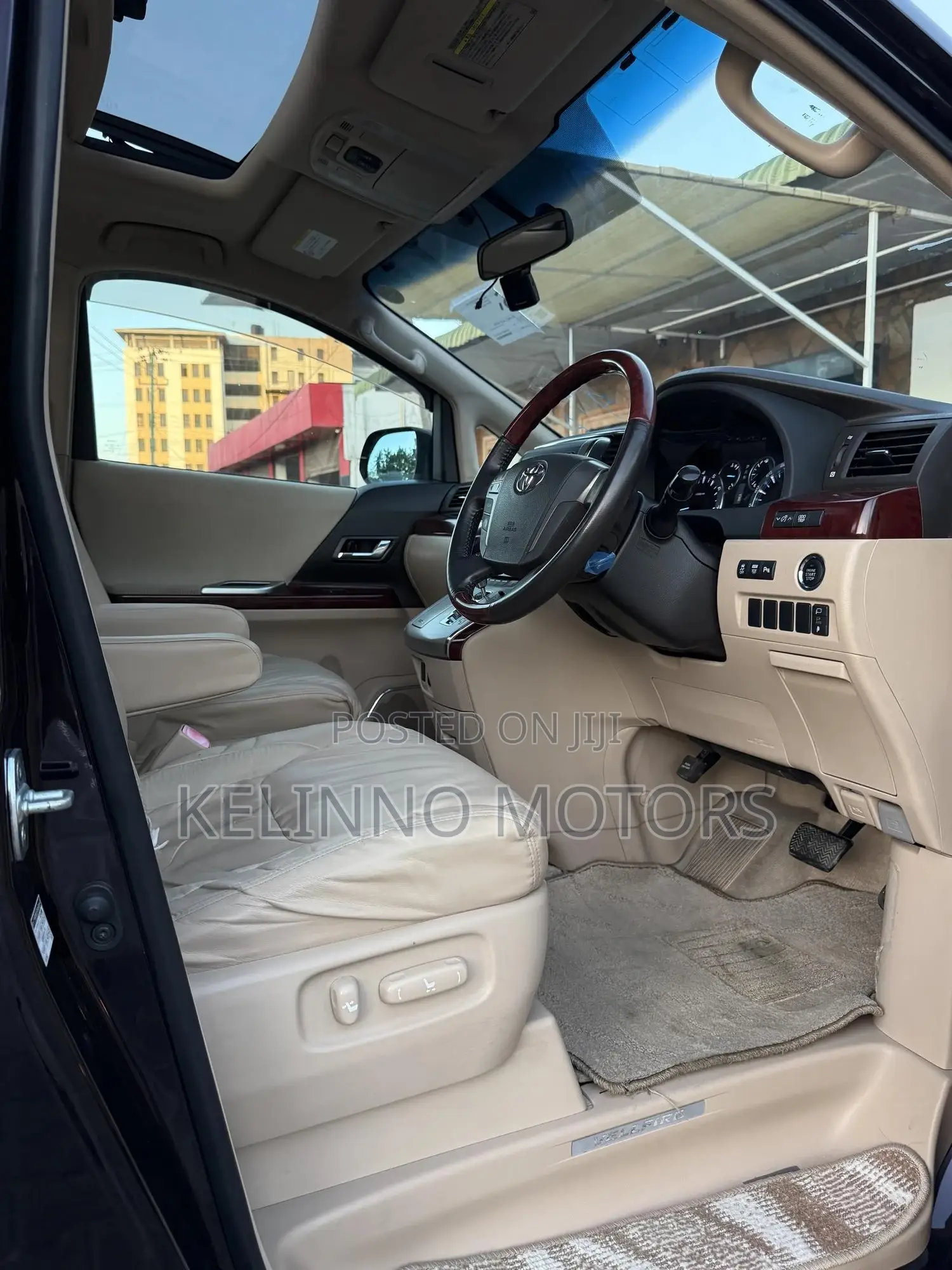 Toyota Vellfire 2008 Maroon