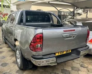 Toyota Hilux 2017 Gray
