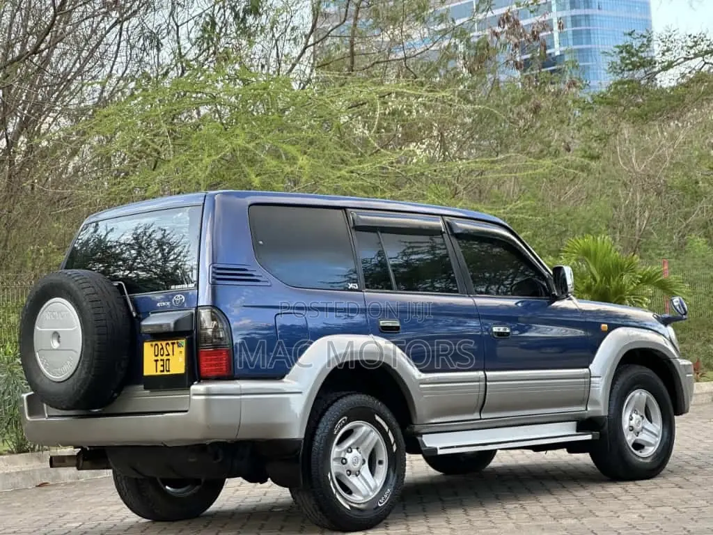Toyota Land Cruiser Prado 2001 Blue