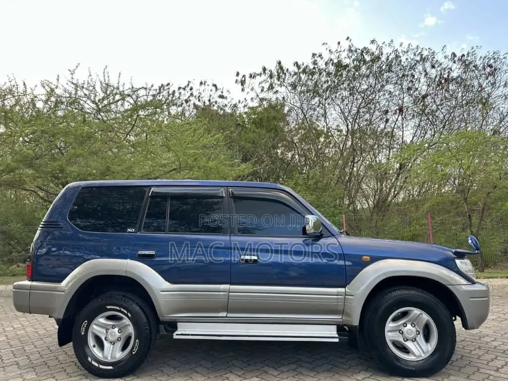 Toyota Land Cruiser Prado 2001 Blue