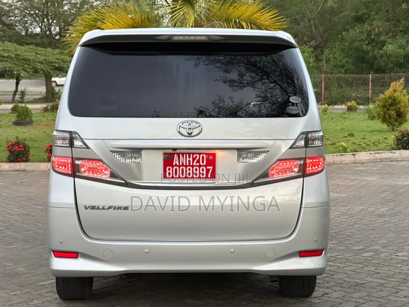 Toyota Vellfire 2009 Silver