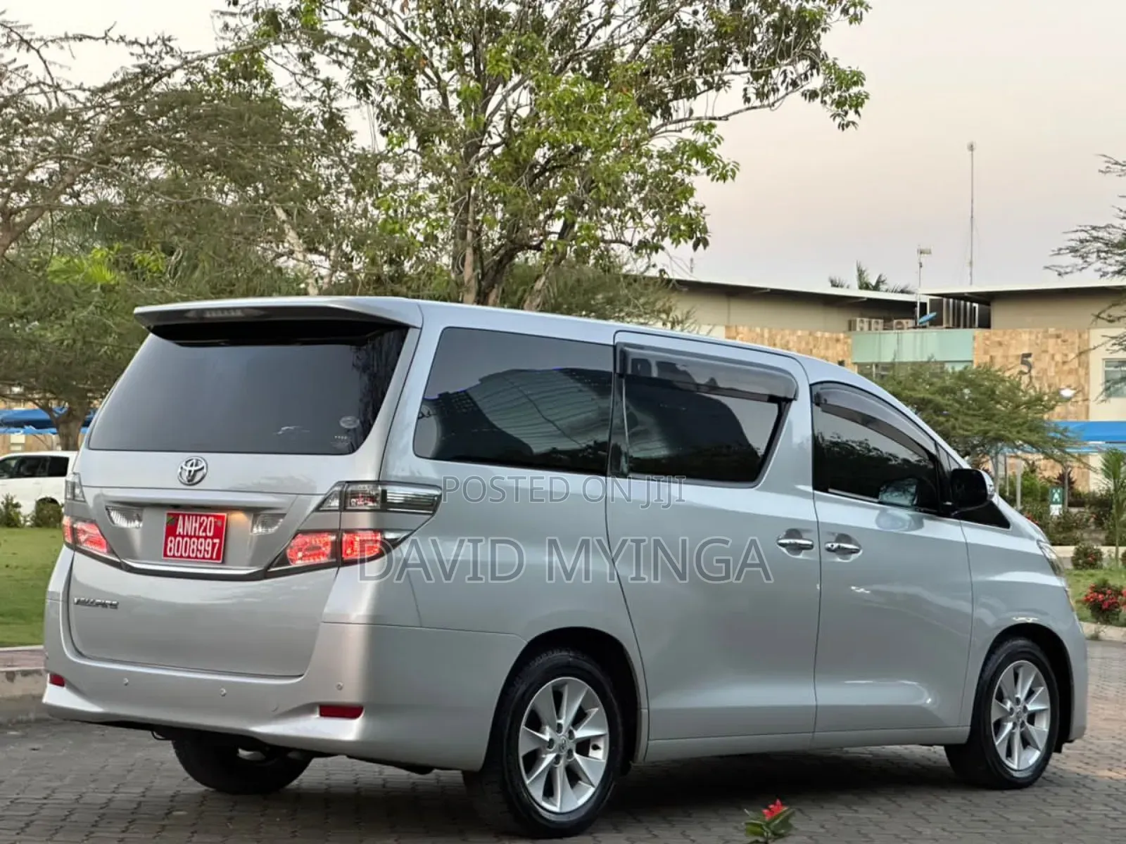 Toyota Vellfire 2009 Silver