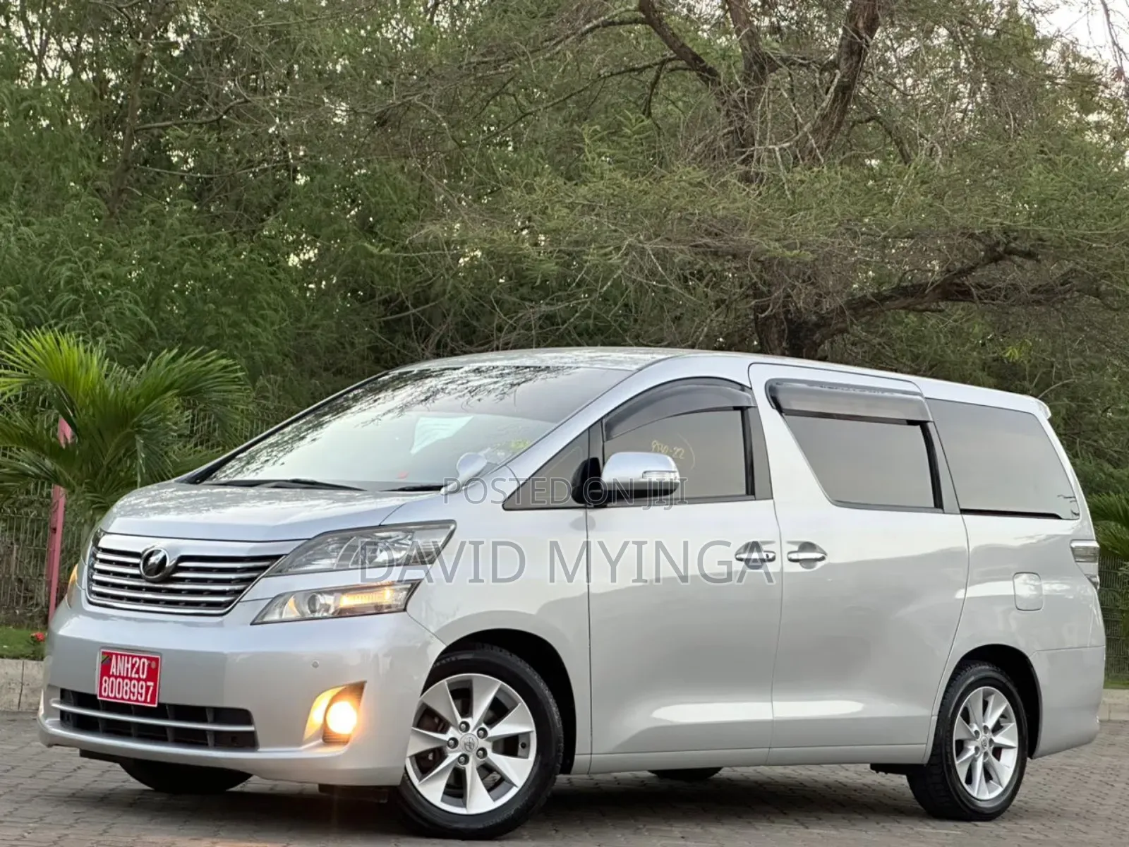 Toyota Vellfire 2009 Silver