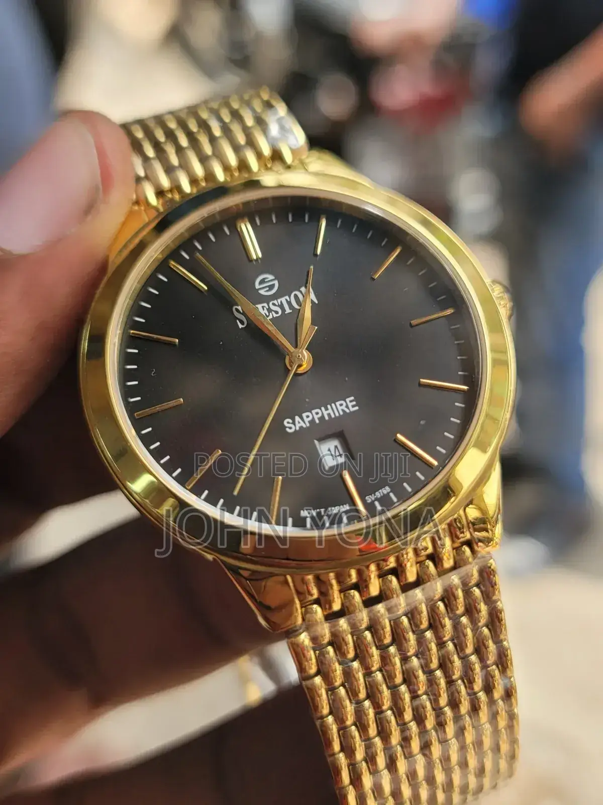 Sveston Sv-5768 Men's Watch With a Gold-Tone and a Black Dial