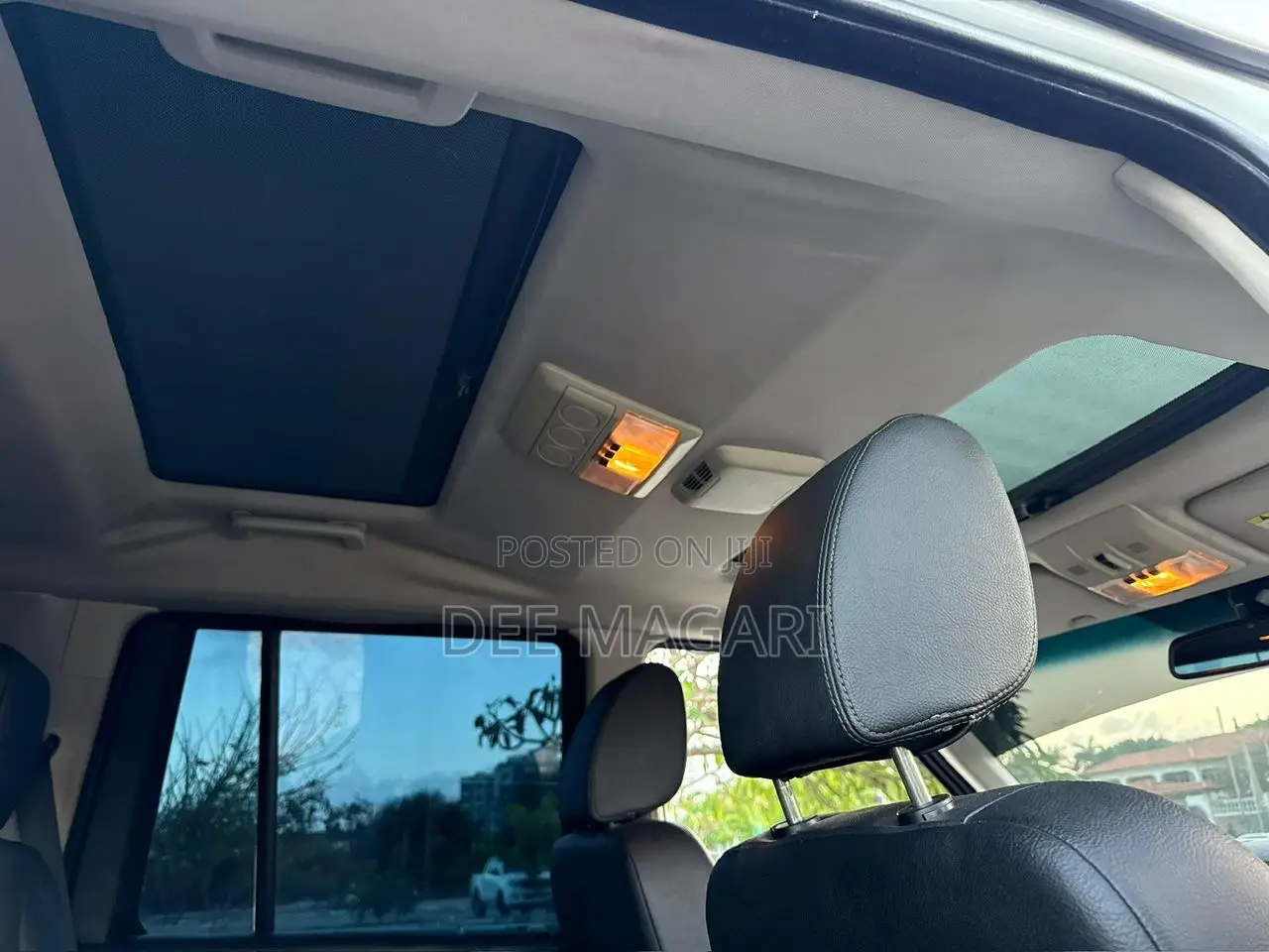 Land Rover Discovery 2011 White
