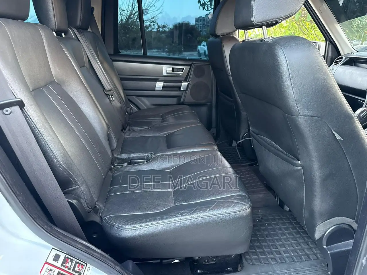 Land Rover Discovery 2011 White