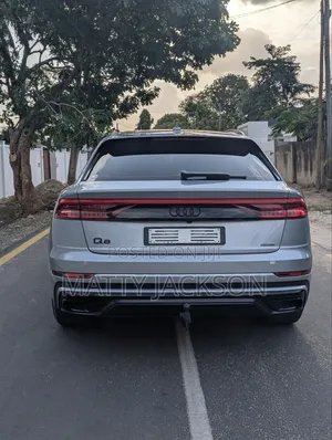 Audi Q8 2023