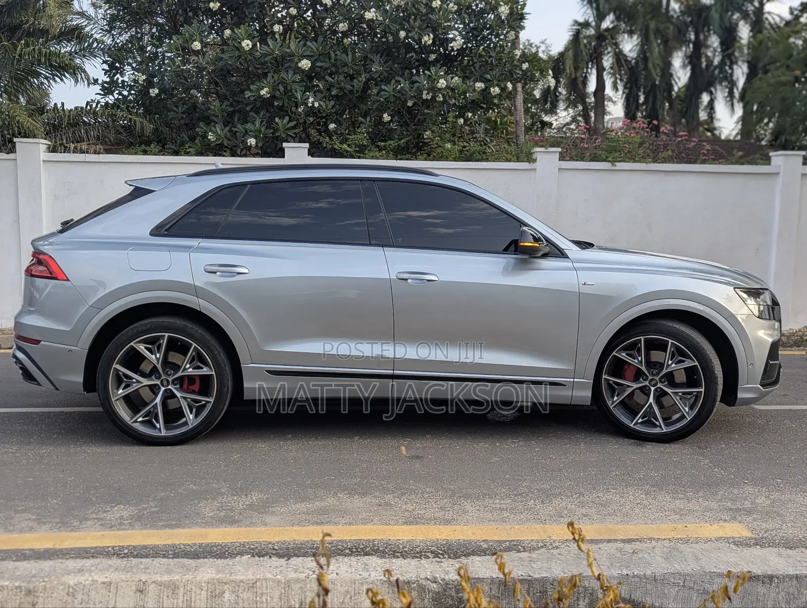 Audi Q8 2023