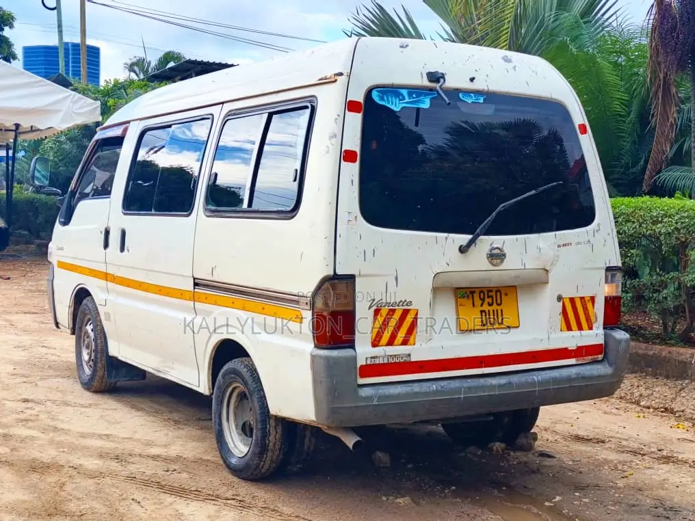 Nissan Vanette 2003 White