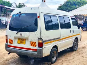 Nissan Vanette 2003 White