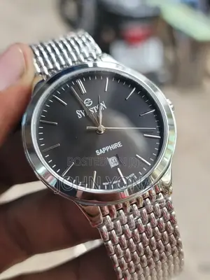 Sveston Sv-9768 Men's Analog Watch With a Black Dial, Sapphire Glass