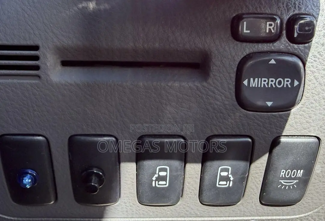 Toyota Alphard 2005 Pearl