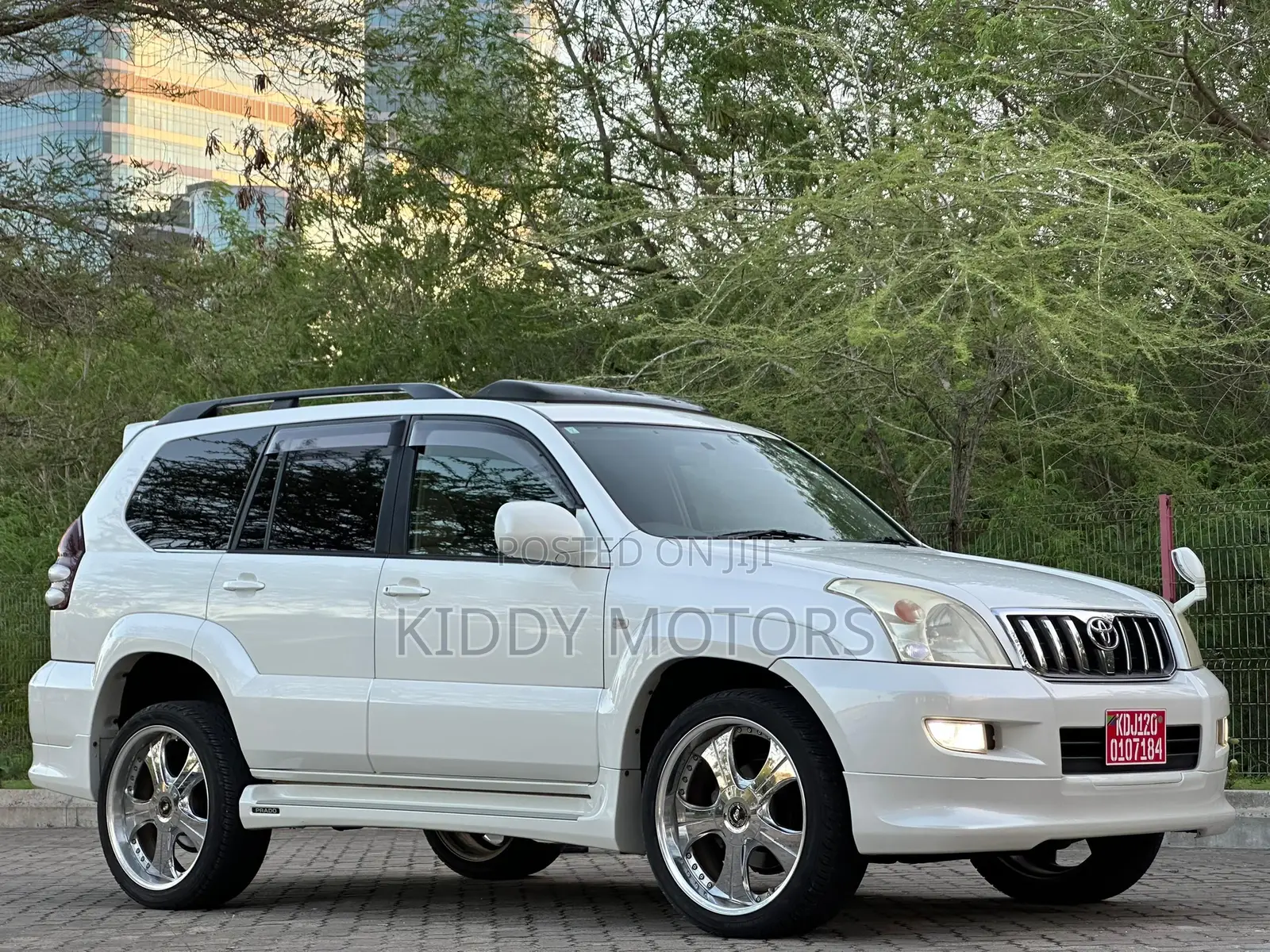Toyota Land Cruiser Prado 2006 White