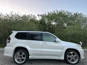 Toyota Land Cruiser Prado 2006 White