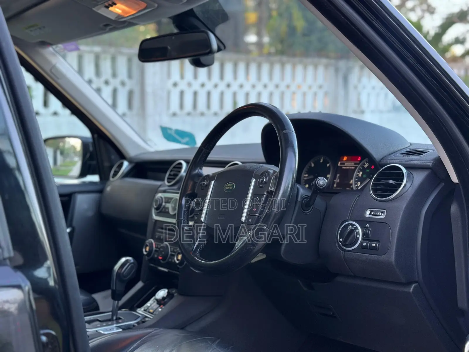 Land Rover Discovery 2010 Black