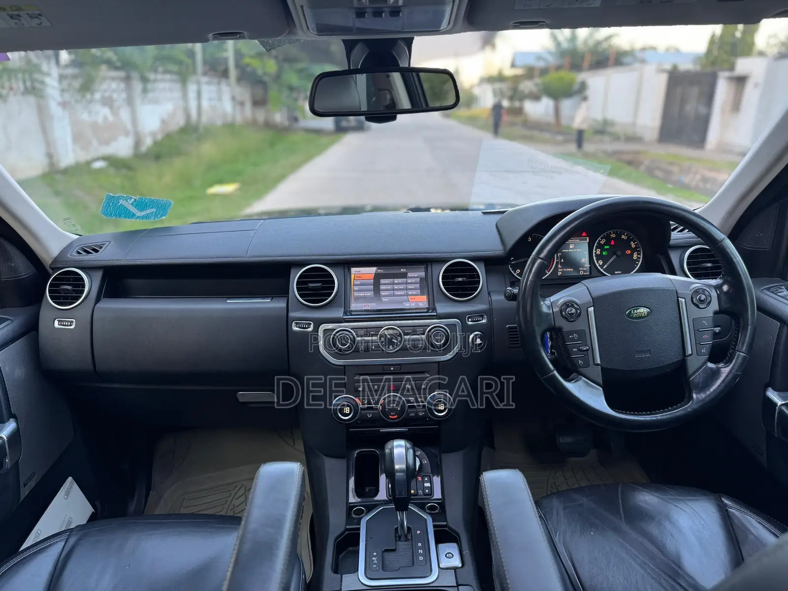 Land Rover Discovery 2010 Black