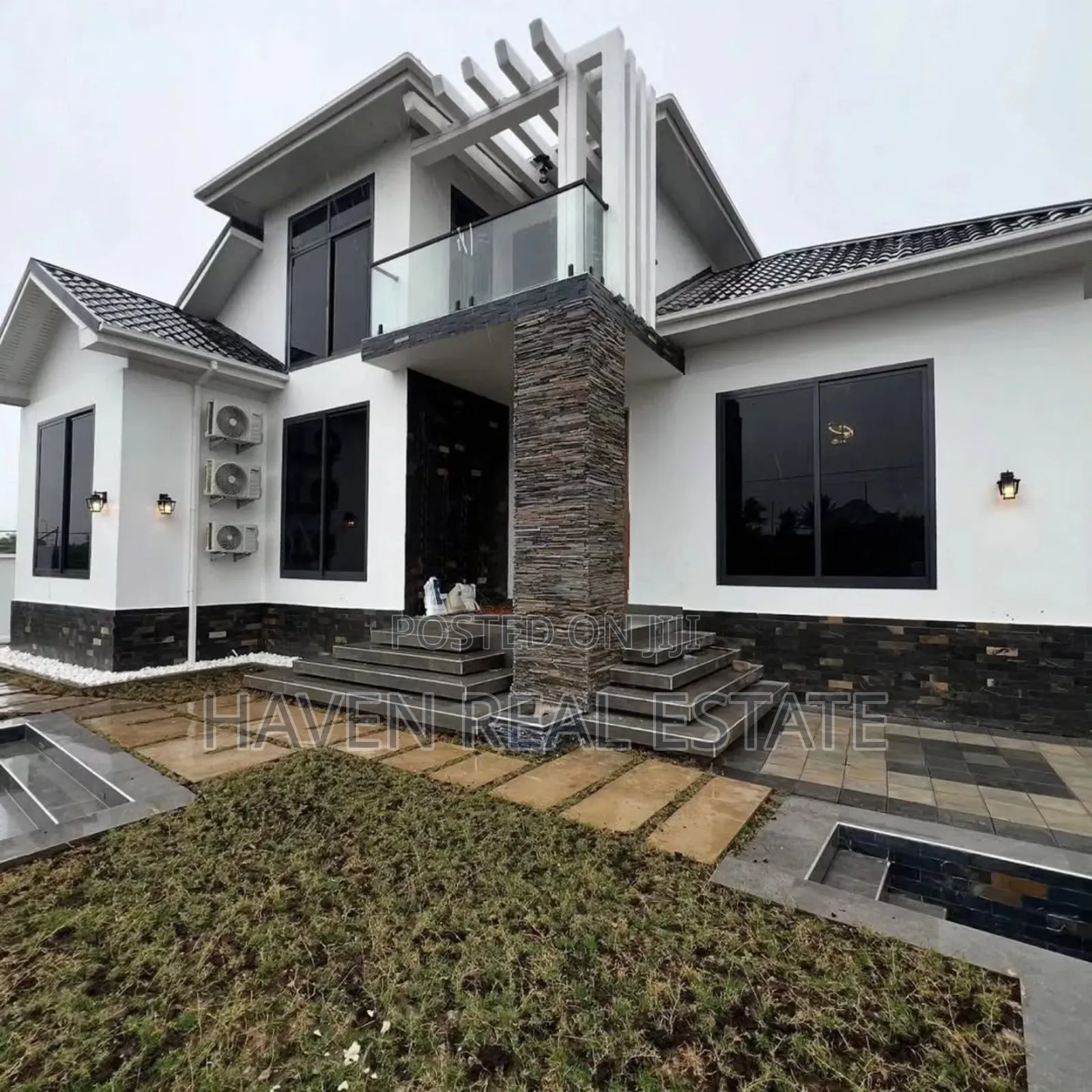 5bdrm House in Goba for sale