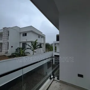 5bdrm House in Goba for sale