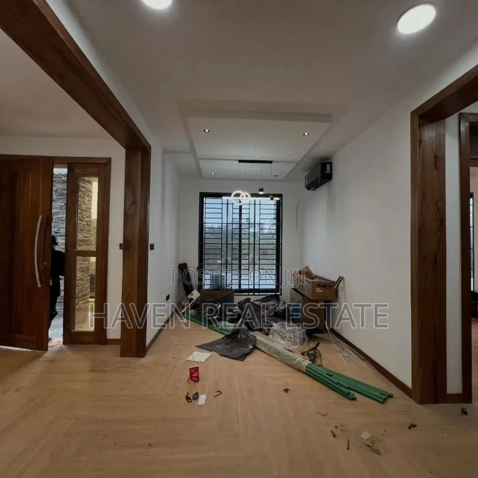 5bdrm House in Goba for sale