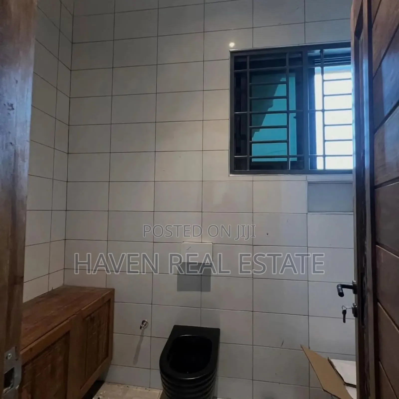 5bdrm House in Goba for sale