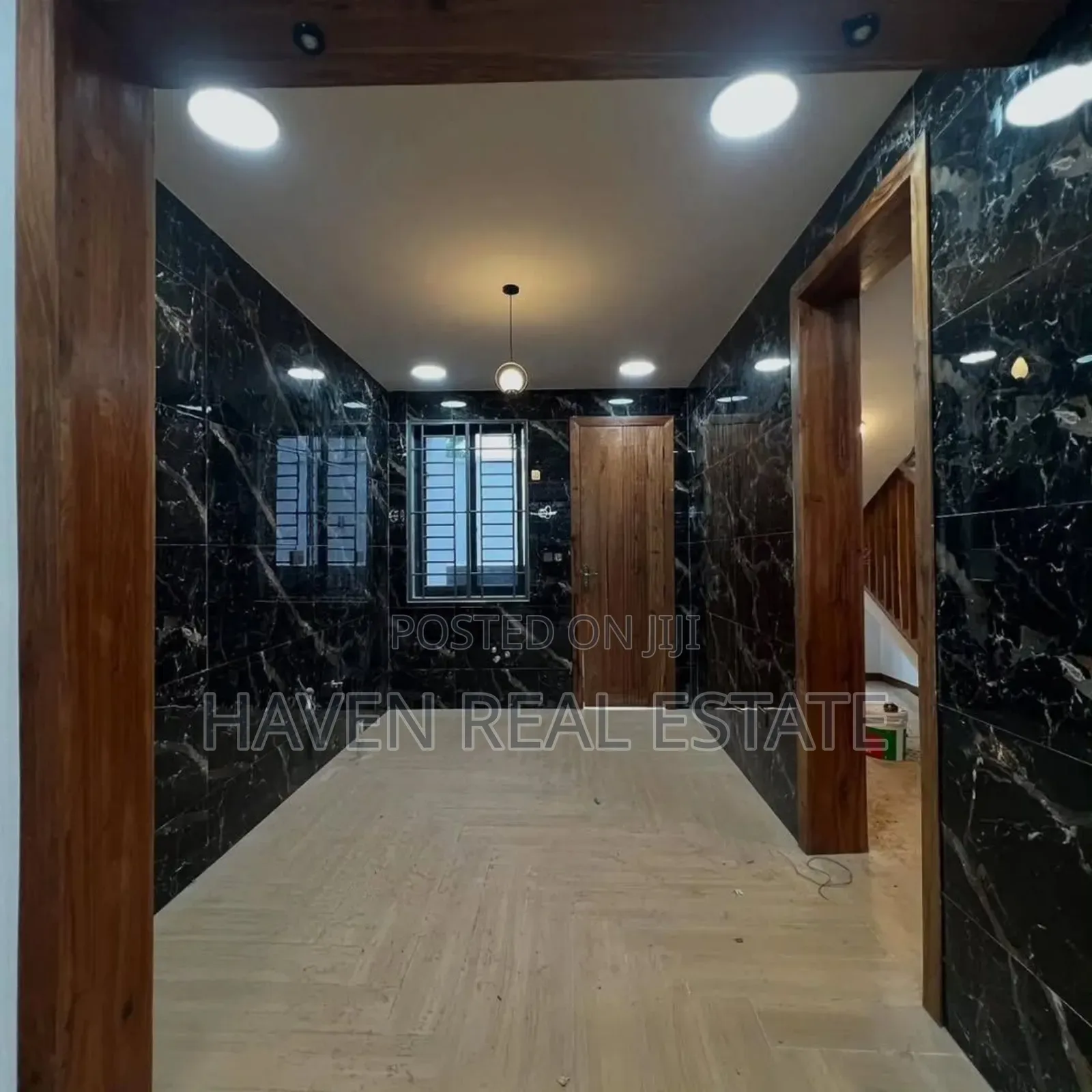 5bdrm House in Goba for sale