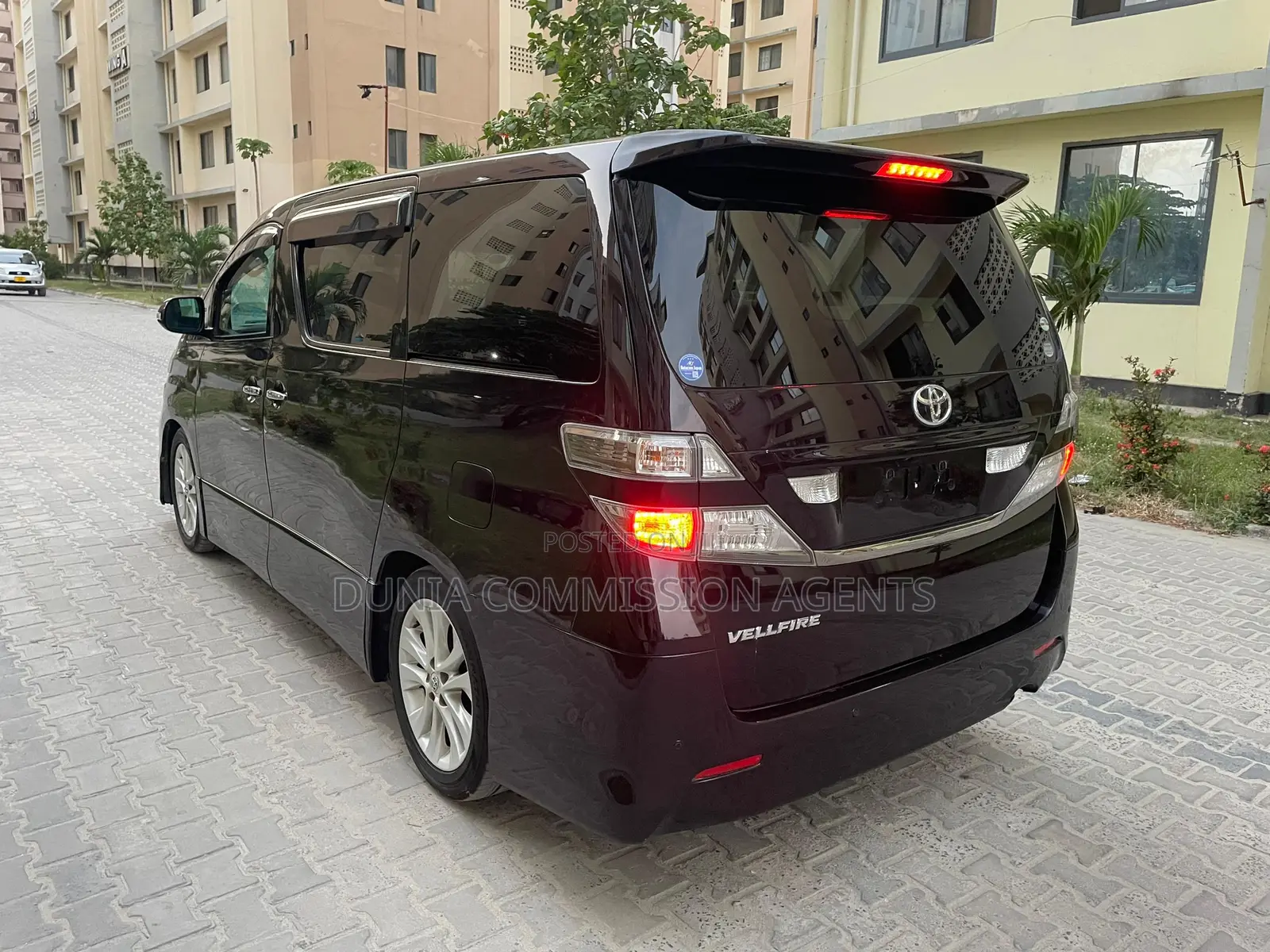 Toyota Vellfire 2009 Maroon