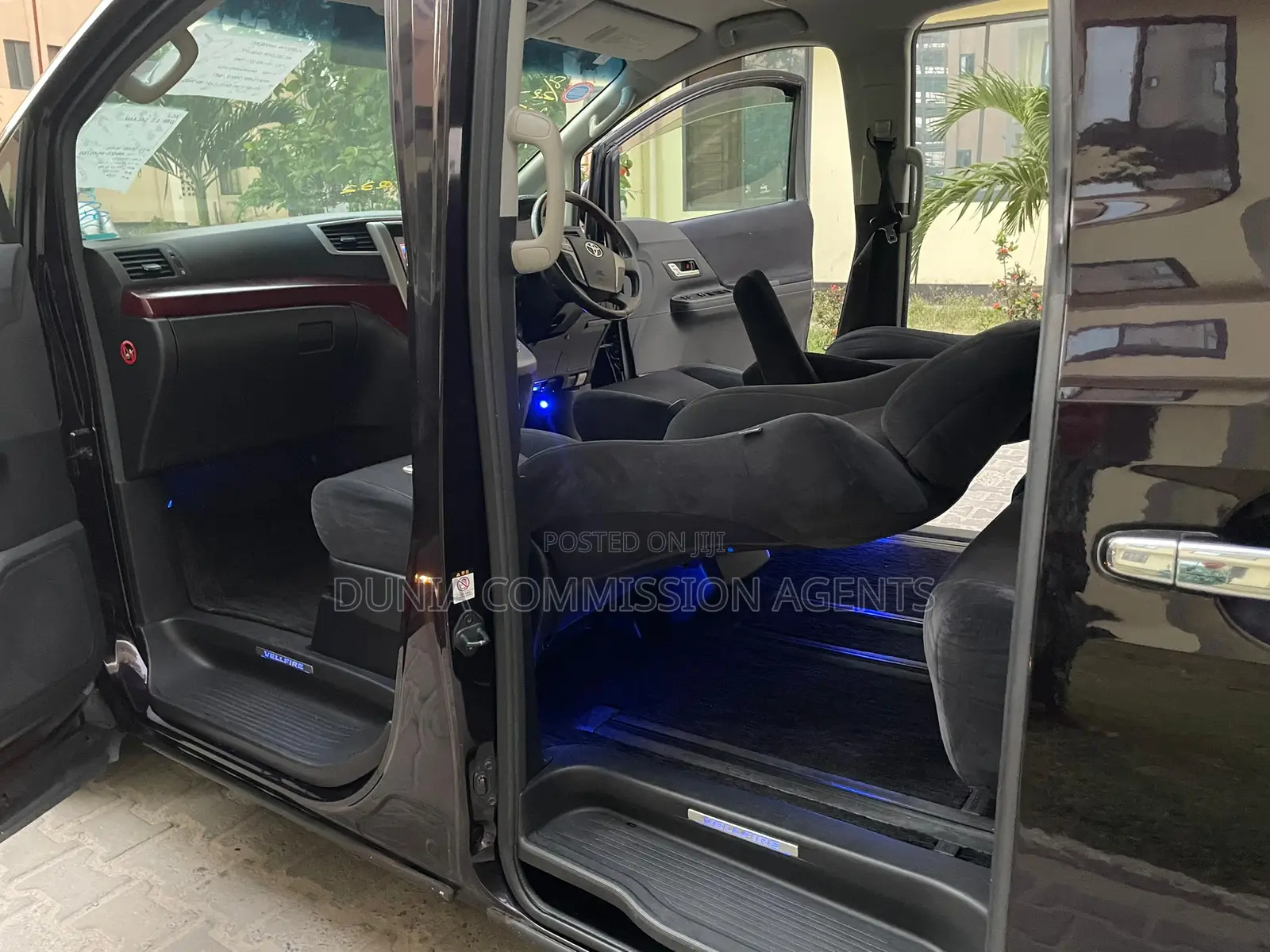 Toyota Vellfire 2009 Maroon