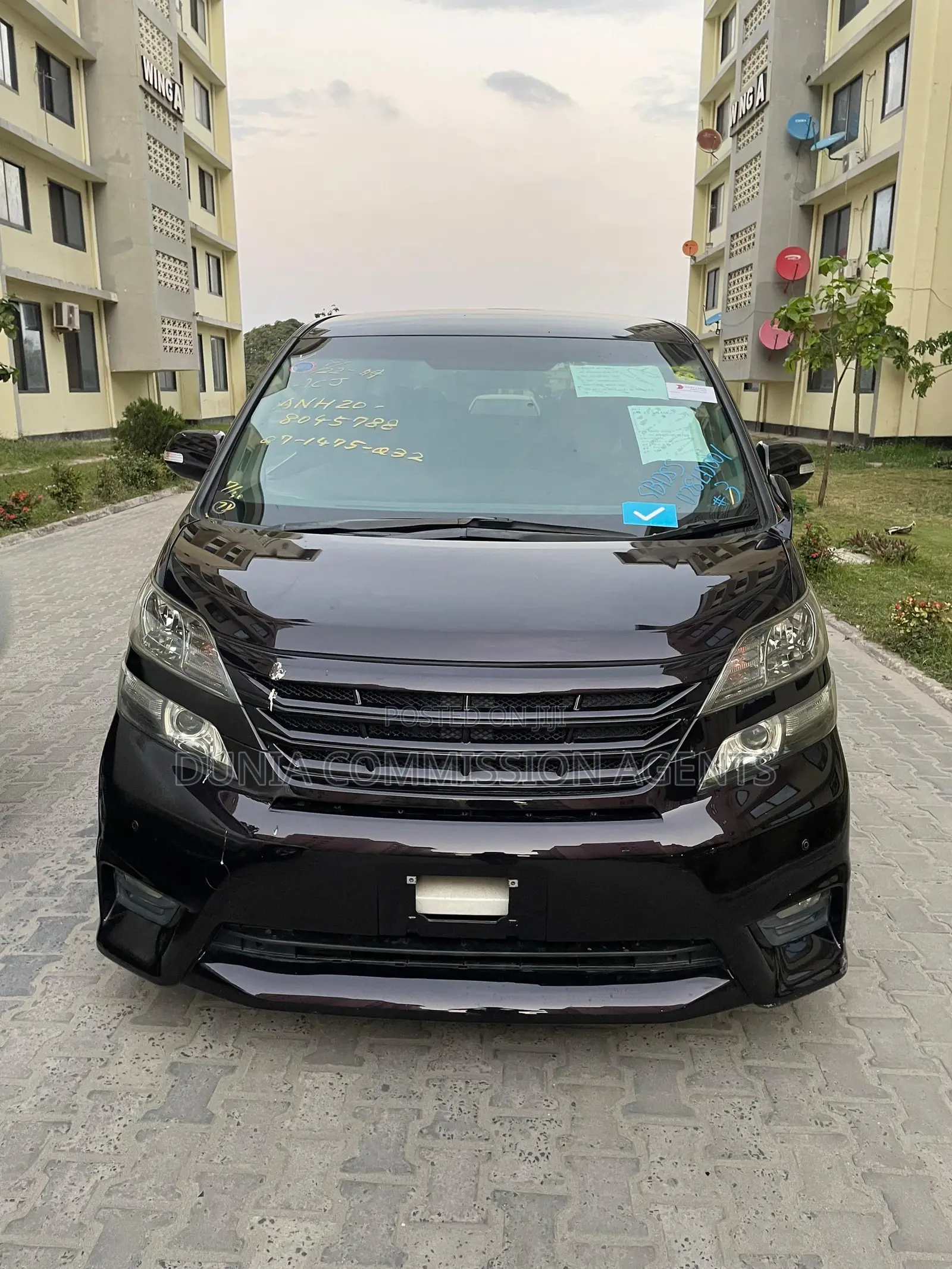 Toyota Vellfire 2009 Maroon