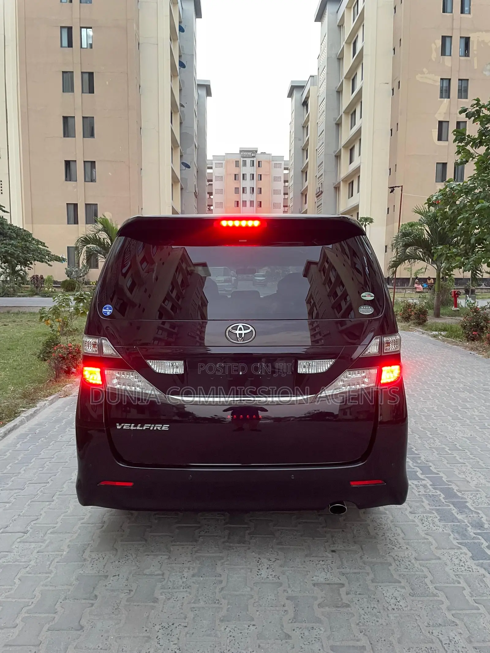 Toyota Vellfire 2009 Maroon
