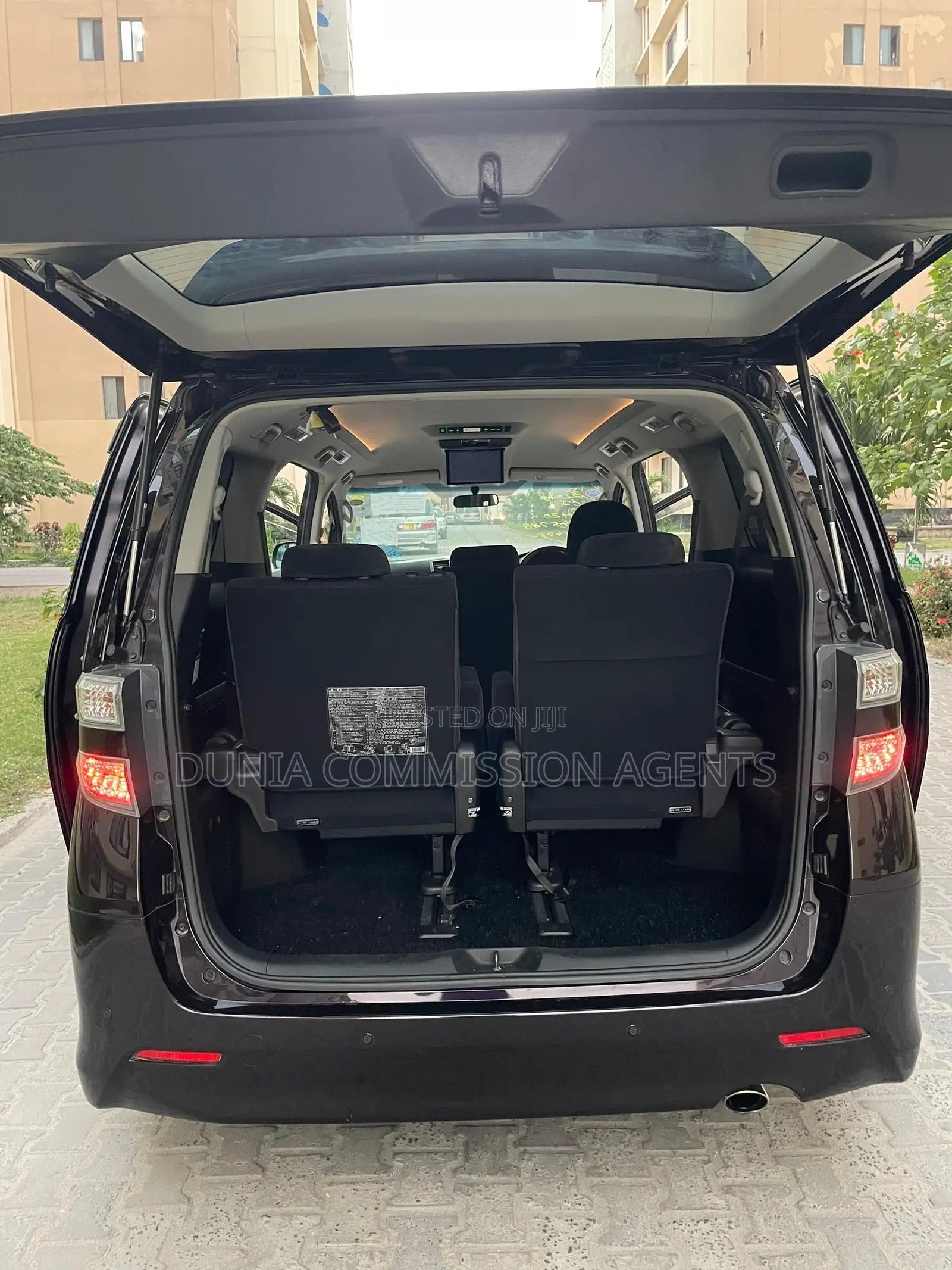 Toyota Vellfire 2009 Maroon