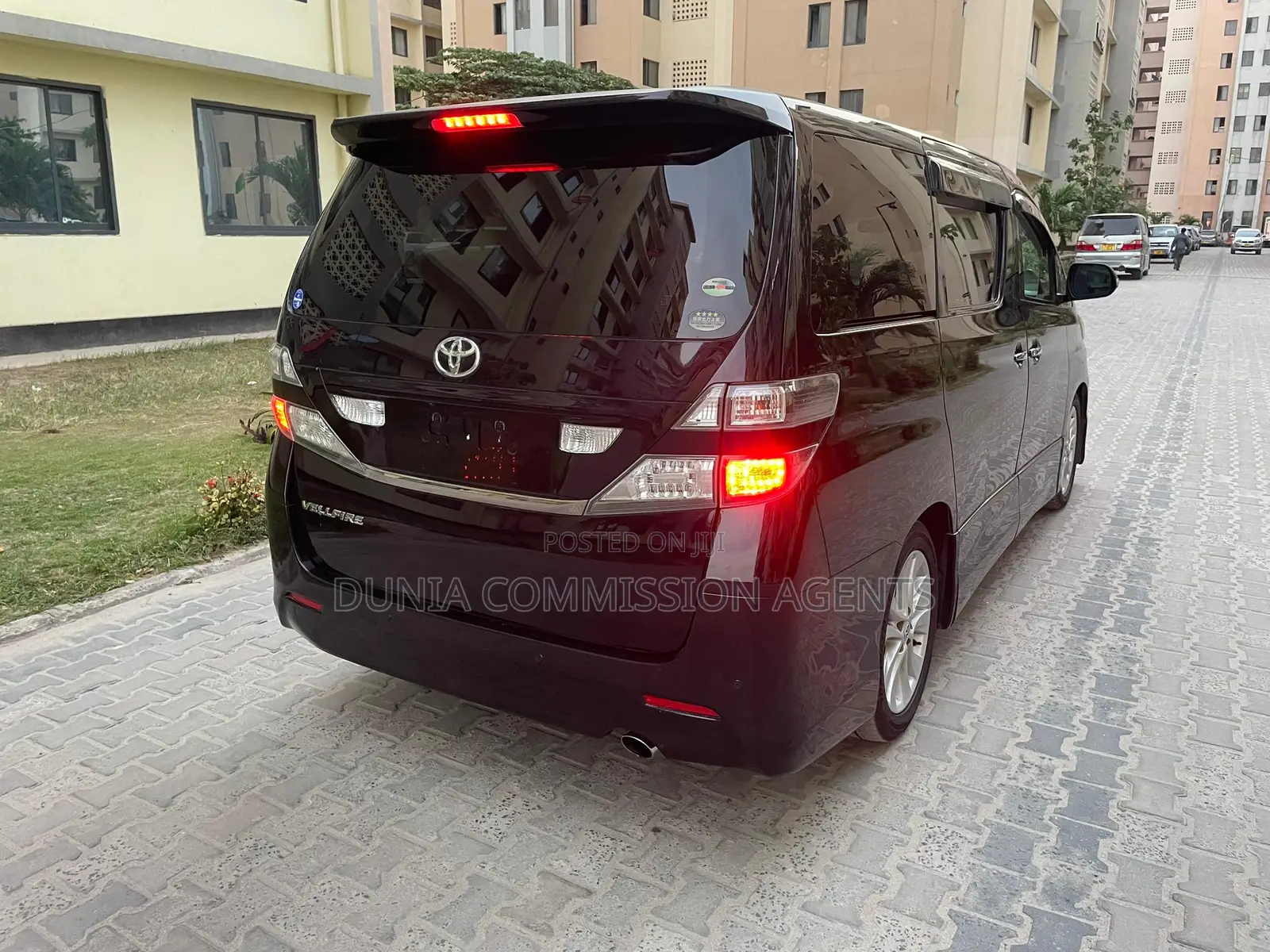 Toyota Vellfire 2009 Maroon