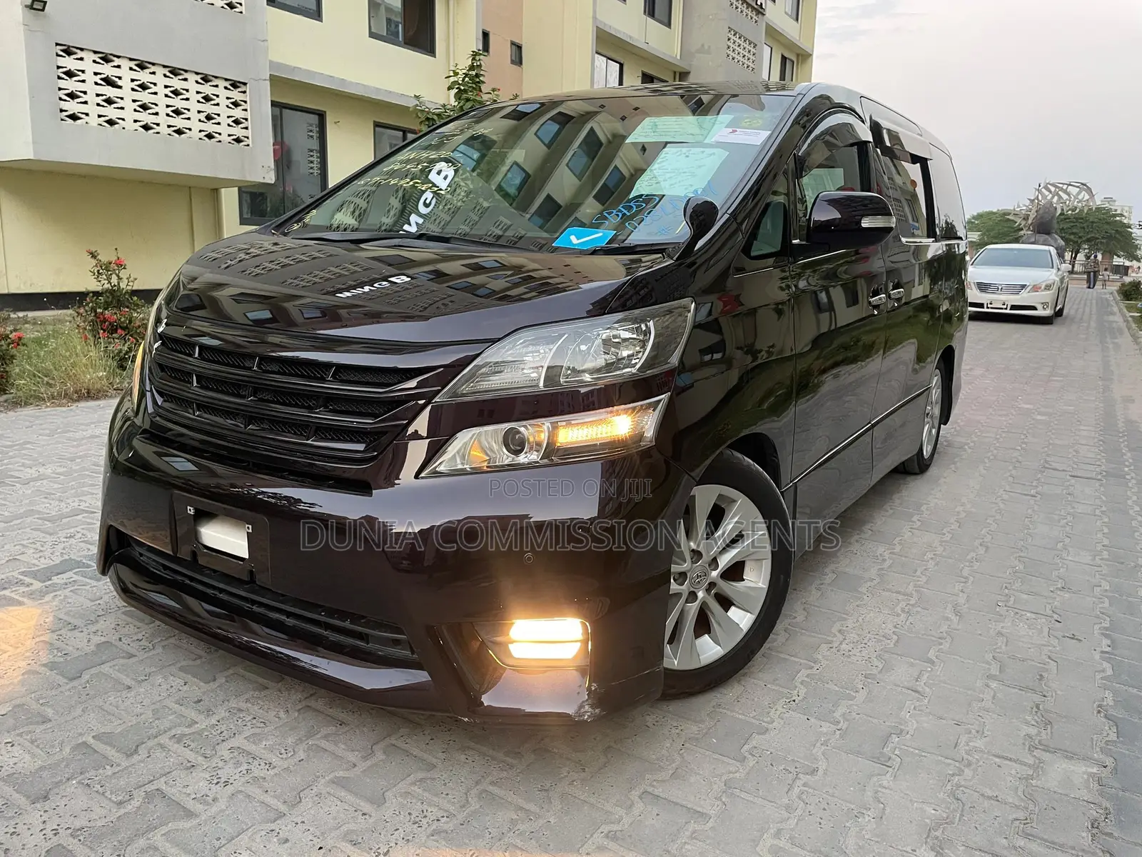 Toyota Vellfire 2009 Maroon