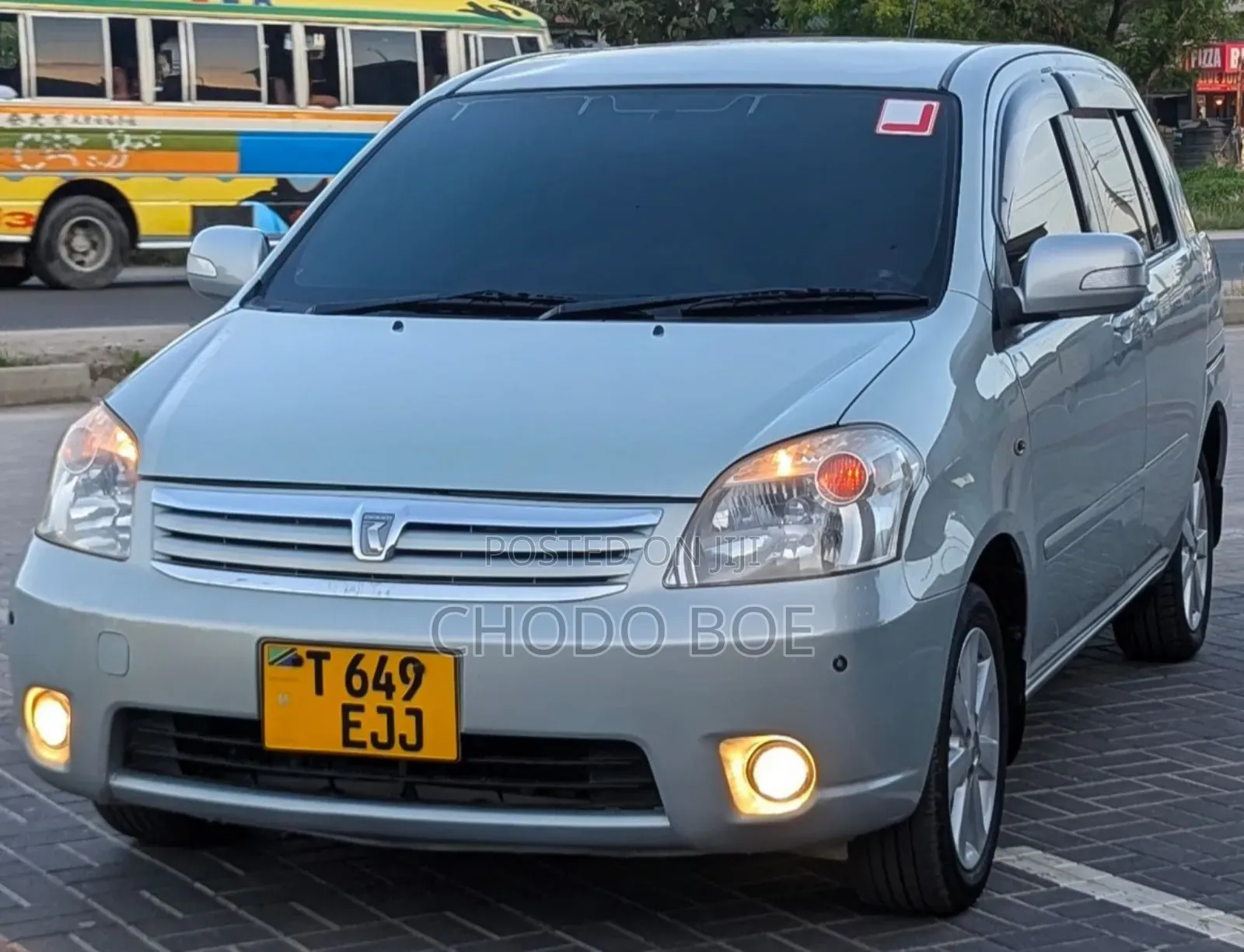 Toyota Raum 2005 Silver