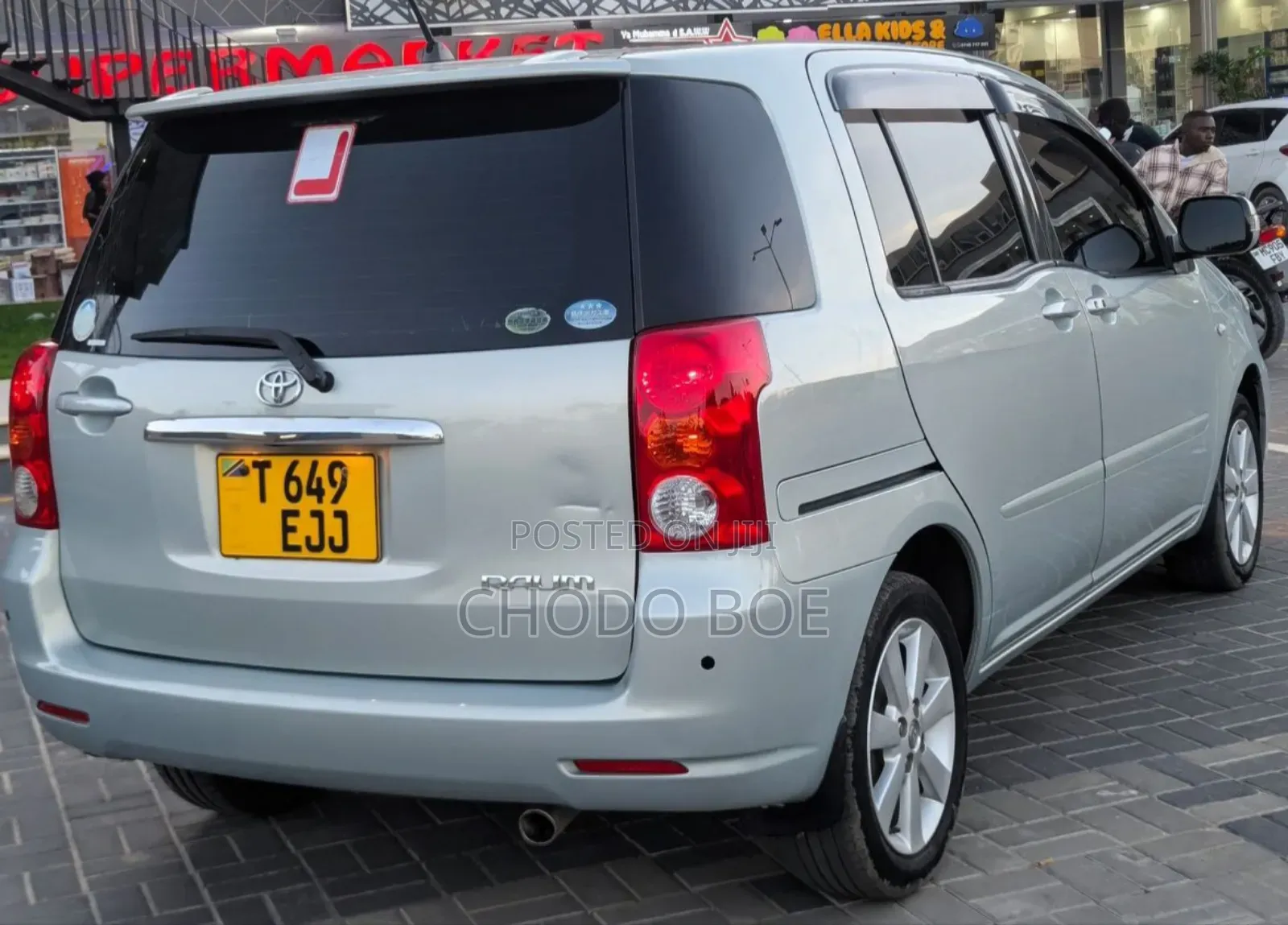 Toyota Raum 2005 Silver