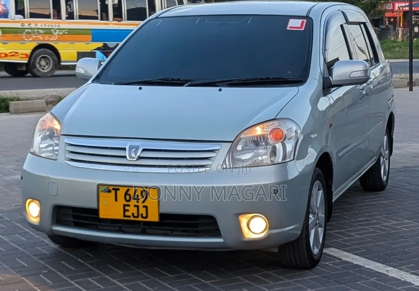 Toyota Raum 2005 Silver