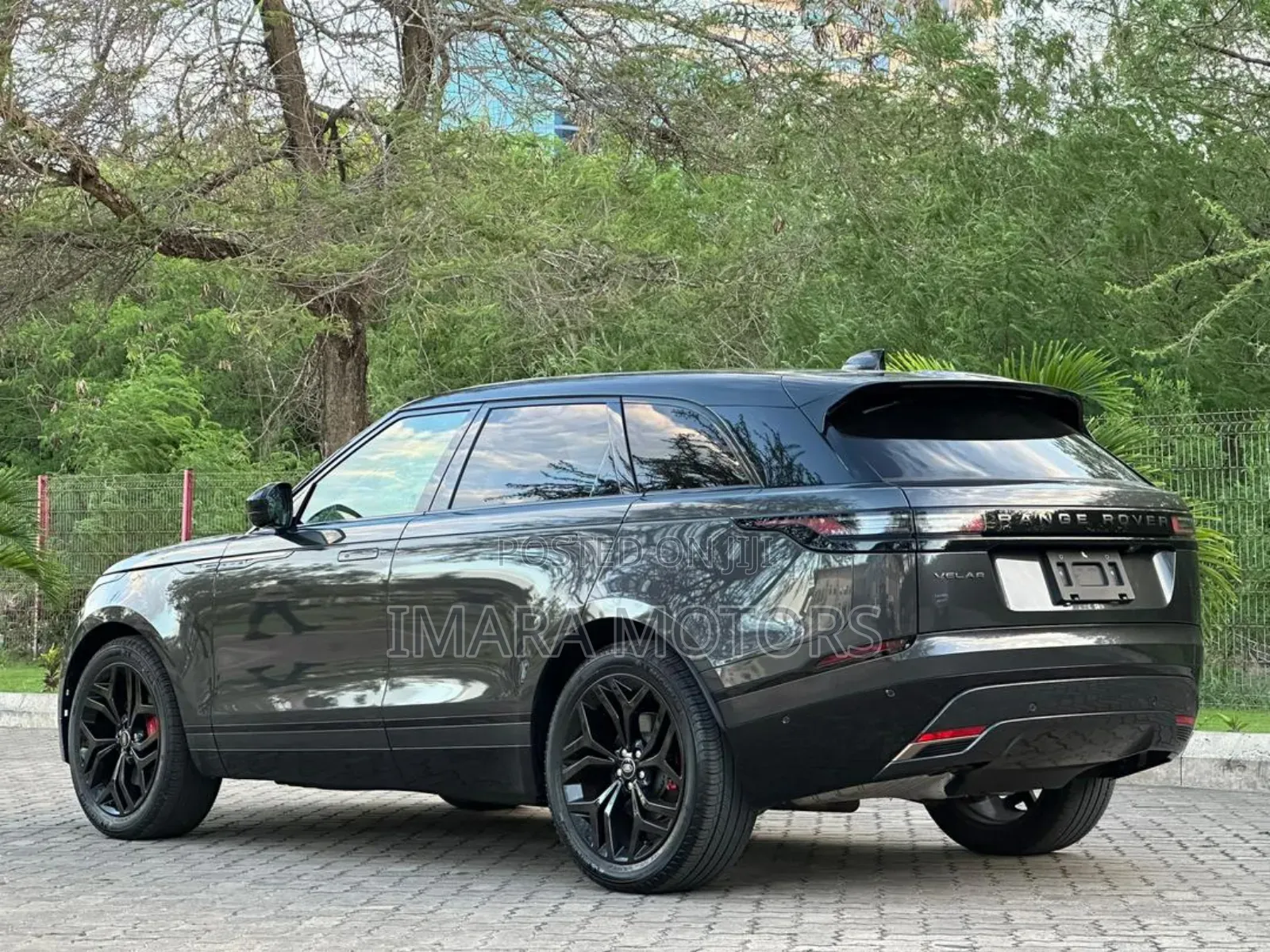 Land Rover Range Rover Velar 2024 Black