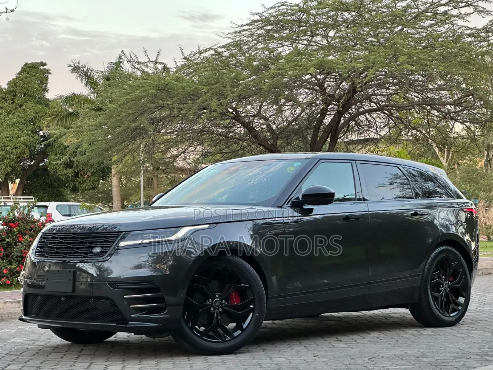 Land Rover Range Rover Velar 2024 Black