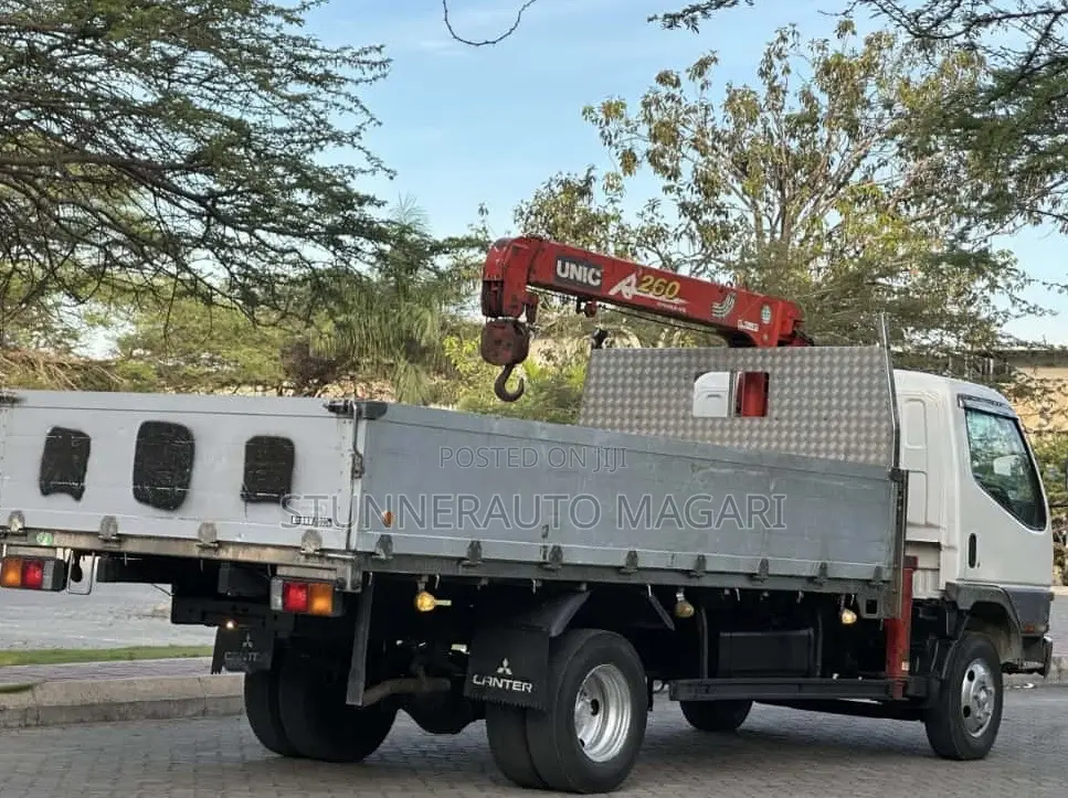Mitsubish Canter-Crane
