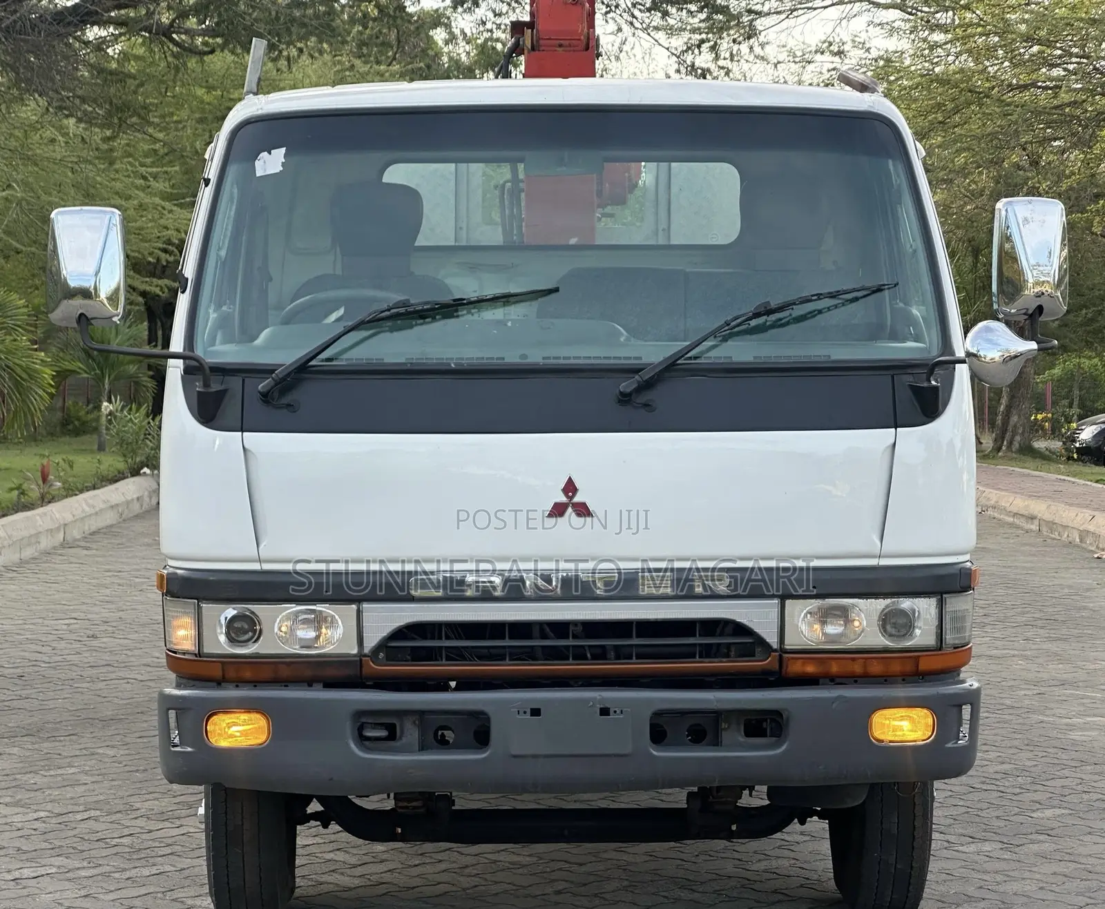 Mitsubish Canter-Crane