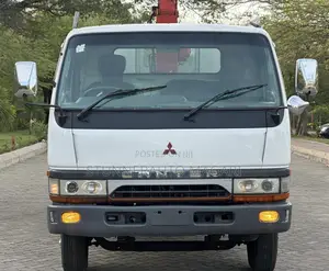 Mitsubish Canter-Crane