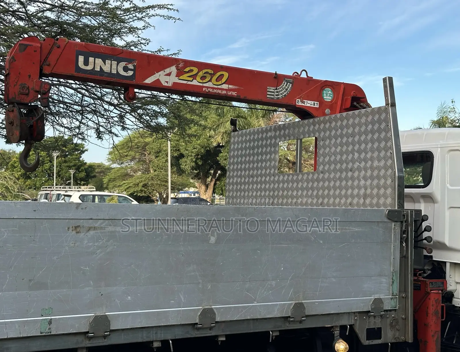 Mitsubish Canter-Crane