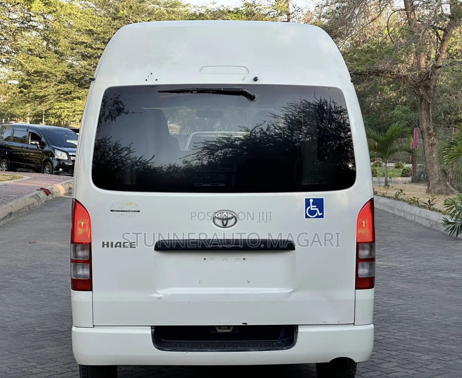 Toyota HiAce 2006 White