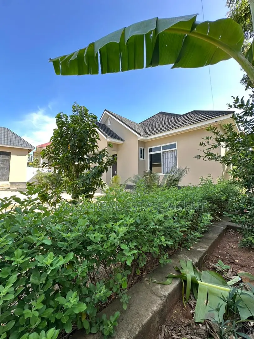 4bdrm House in Bunju Beach for rent