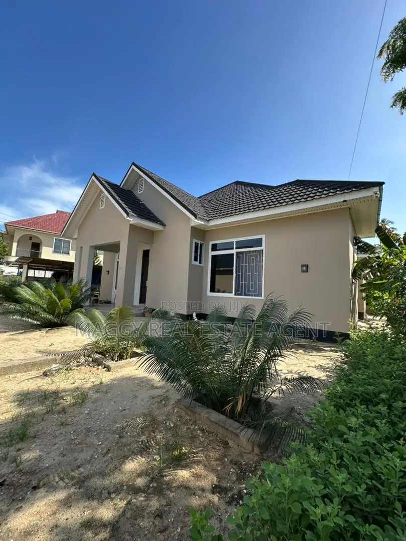 4bdrm House in Bunju Beach for rent