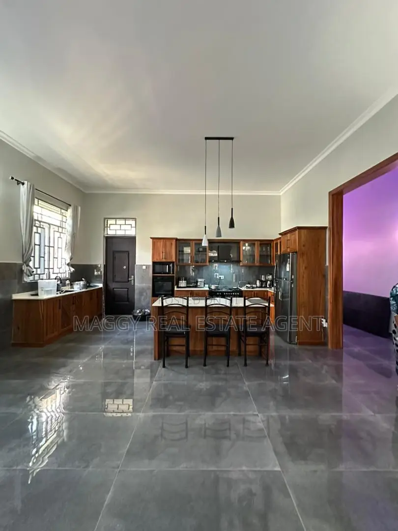 4bdrm House in Bunju Beach for rent