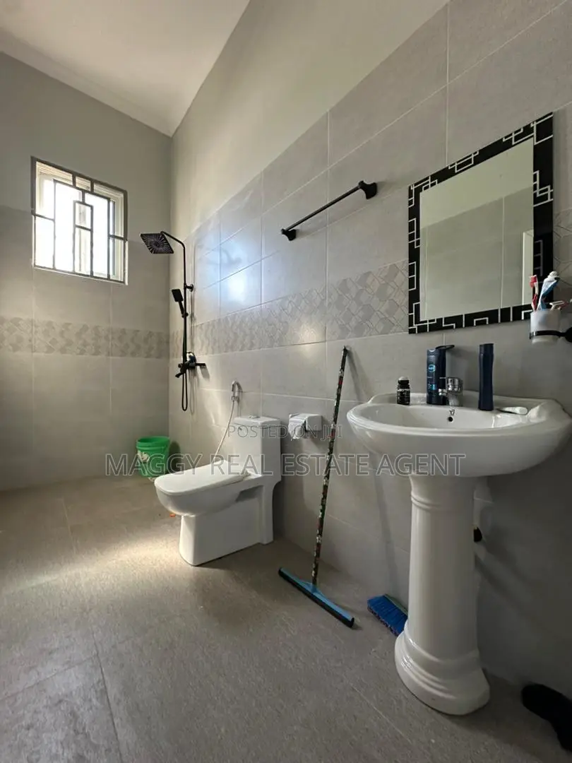 4bdrm House in Bunju Beach for rent
