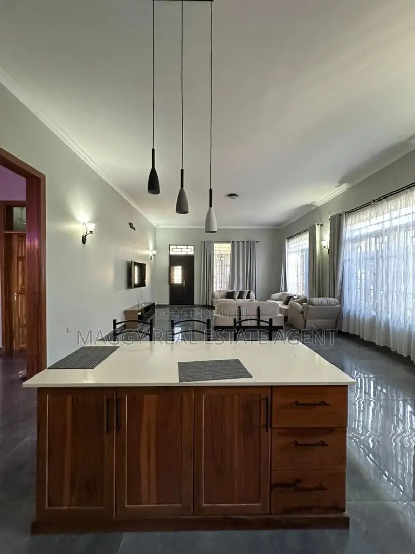 4bdrm House in Bunju Beach for rent