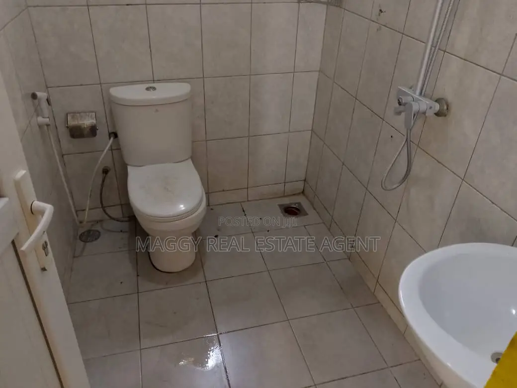5bdrm House in Bunju Beach for rent